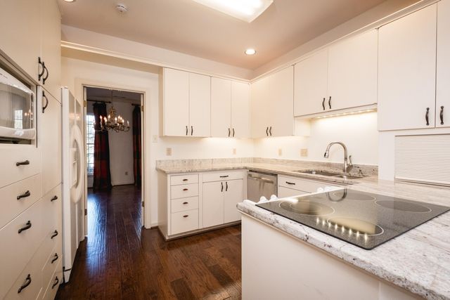 24 Windsor Court, Little Rock, AR 72212