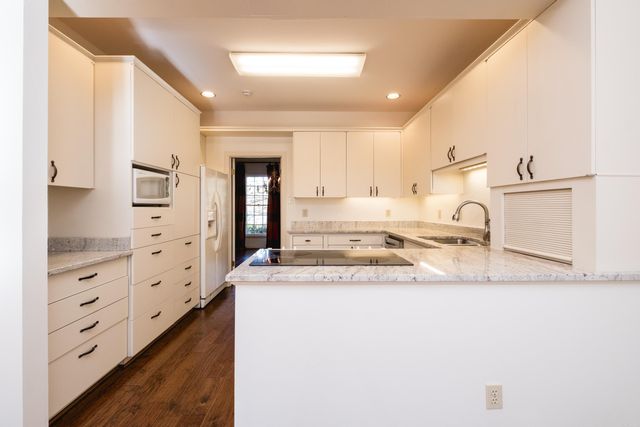 24 Windsor Court, Little Rock, AR 72212