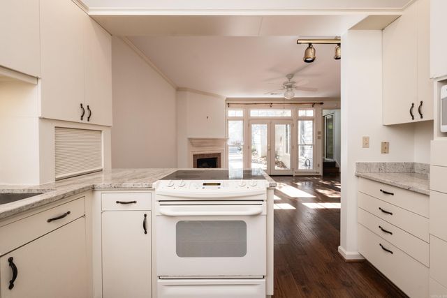 24 Windsor Court, Little Rock, AR 72212