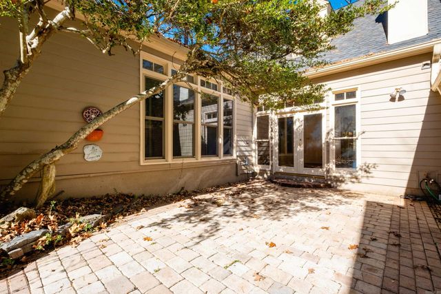 24 Windsor Court, Little Rock, AR 72212