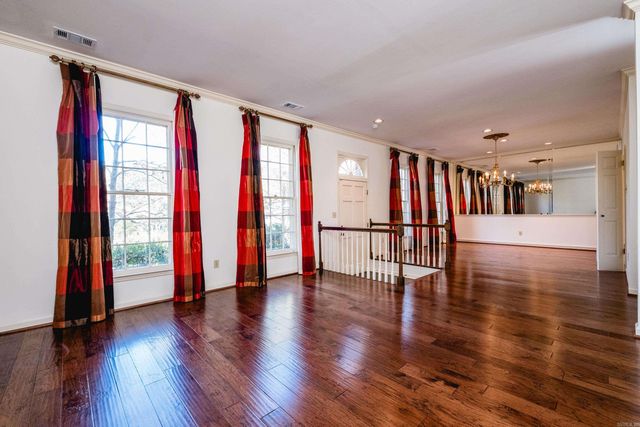 24 Windsor Court, Little Rock, AR 72212