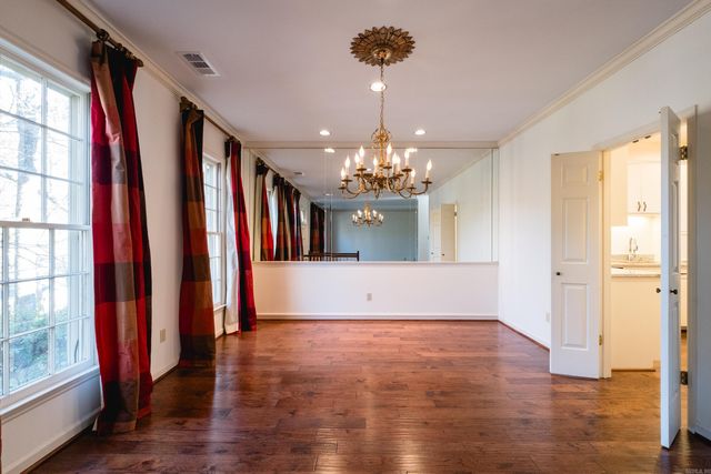 24 Windsor Court, Little Rock, AR 72212