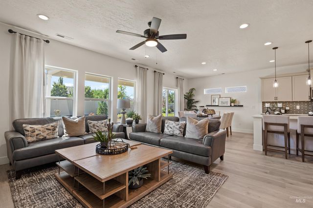 7675 E Meriwether Dr, Nampa, ID 83687