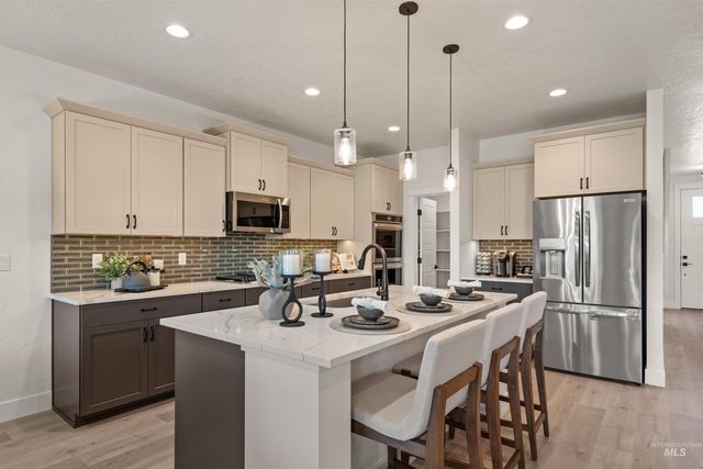 7675 E Meriwether Dr, Nampa, ID 83687