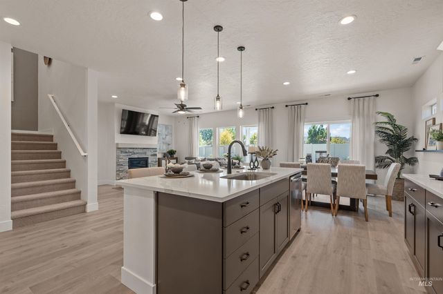 7675 E Meriwether Dr, Nampa, ID 83687