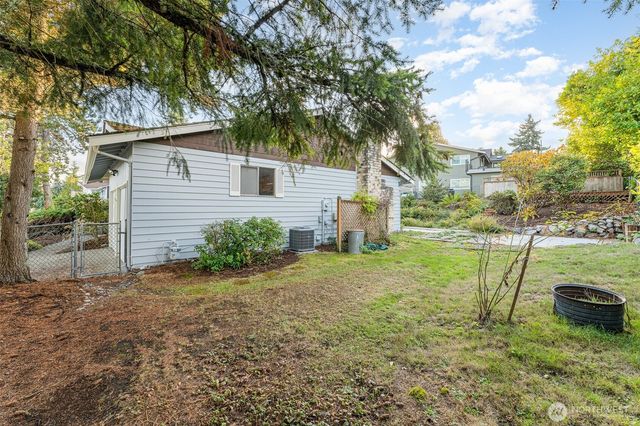 12707 89th Place NE, Kirkland, WA 98034