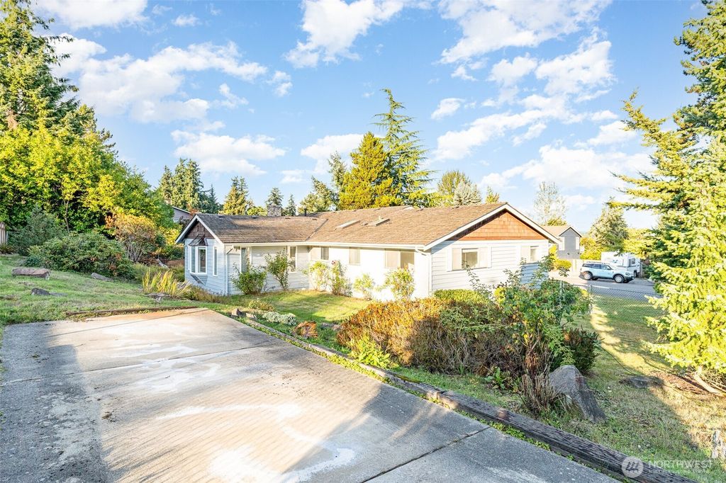 12707 89th Place NE, Kirkland, WA 98034