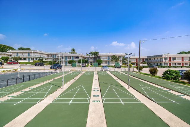 2920 Cynthia Lane 202, Lake Worth Beach, FL 33461