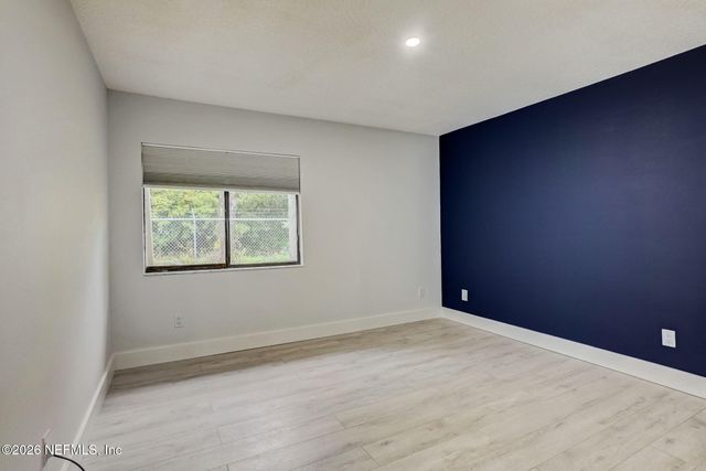 8300 PLAZA GATE Lane 1071, Jacksonville, FL 32217