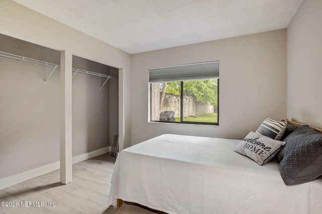 8300 PLAZA GATE Lane 1071, Jacksonville, FL 32217