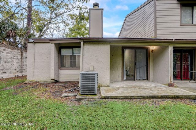 8300 PLAZA GATE Lane 1071, Jacksonville, FL 32217