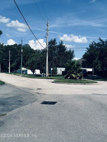 8300 PLAZA GATE Lane 1071, Jacksonville, FL 32217