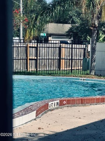 8300 PLAZA GATE Lane 1071, Jacksonville, FL 32217