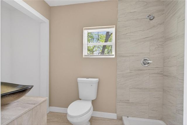 6821 Monroe Avenue, Kansas City, MO 64132