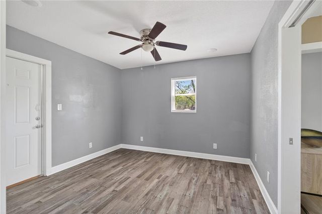 6821 Monroe Avenue, Kansas City, MO 64132