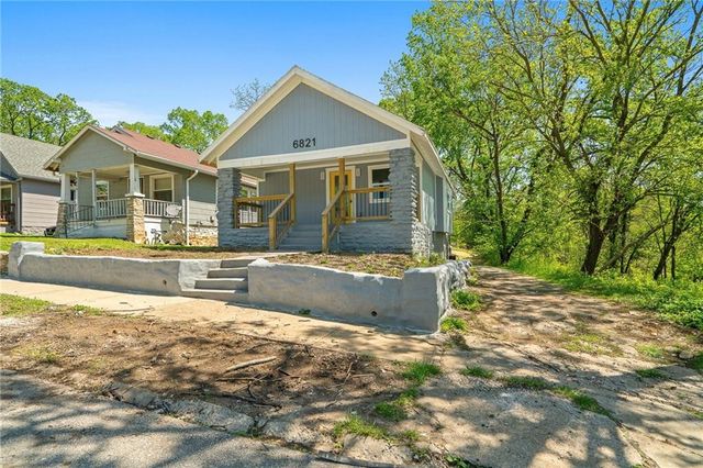 6821 Monroe Avenue, Kansas City, MO 64132