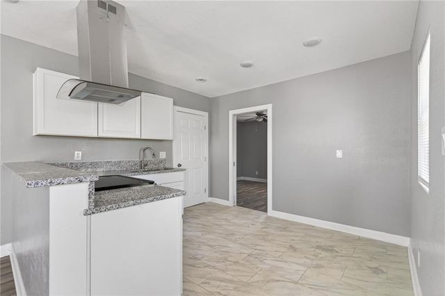 6821 Monroe Avenue, Kansas City, MO 64132