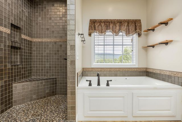 54 Whispering Pine Drive, Trenton, GA 30752