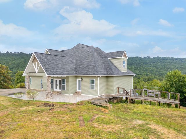 54 Whispering Pine Drive, Trenton, GA 30752