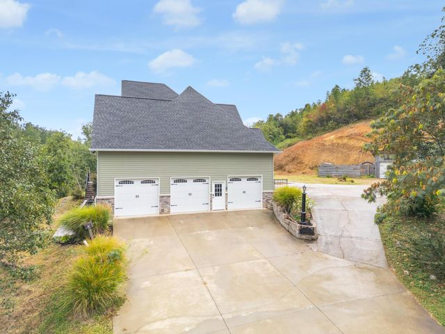 54 Whispering Pine Drive, Trenton, GA 30752
