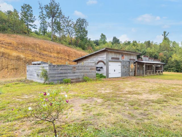 54 Whispering Pine Drive, Trenton, GA 30752