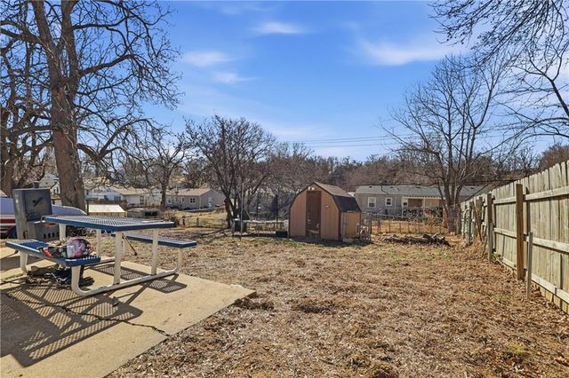 3302 N Delaware Street, Independence, MO 64050