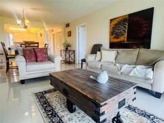 8900 Washington Blvd 409, Pembroke Pines, FL 33025