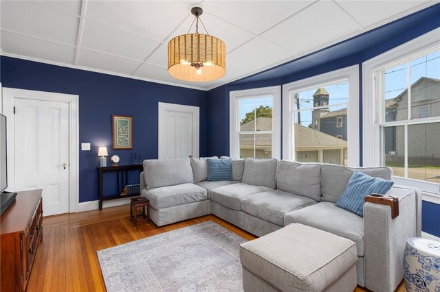 7 Prairie Avenue, Newport, RI 02840