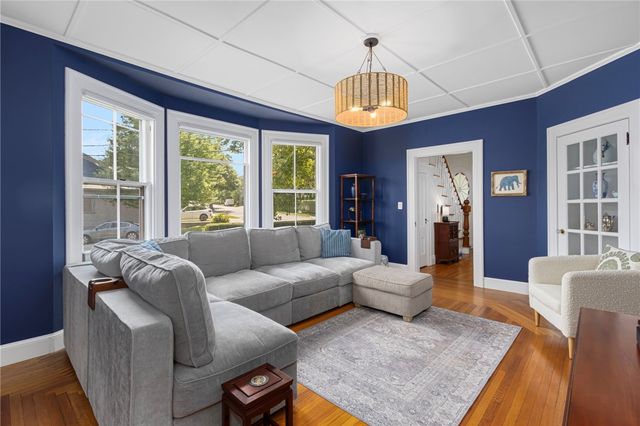 7 Prairie Avenue, Newport, RI 02840