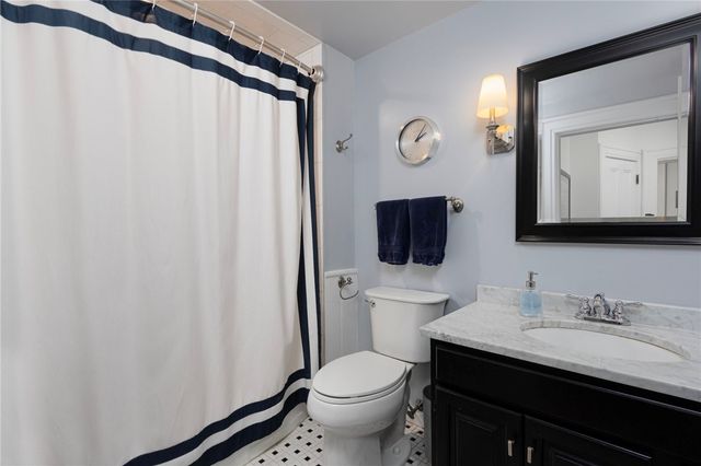 7 Prairie Avenue, Newport, RI 02840