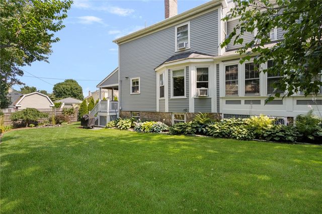 7 Prairie Avenue, Newport, RI 02840