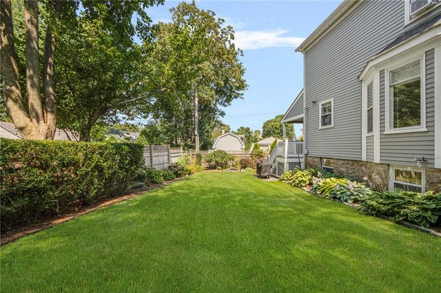 7 Prairie Avenue, Newport, RI 02840