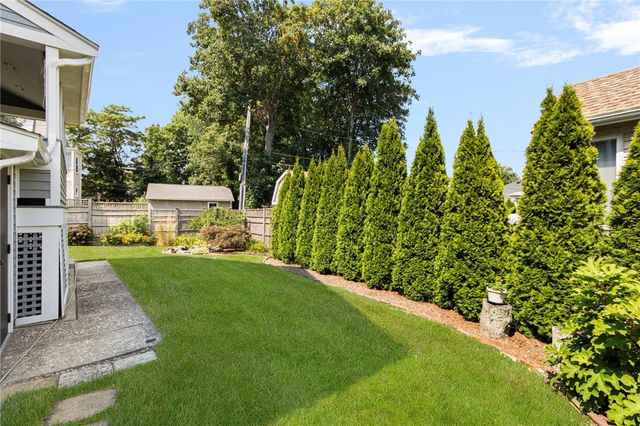 7 Prairie Avenue, Newport, RI 02840