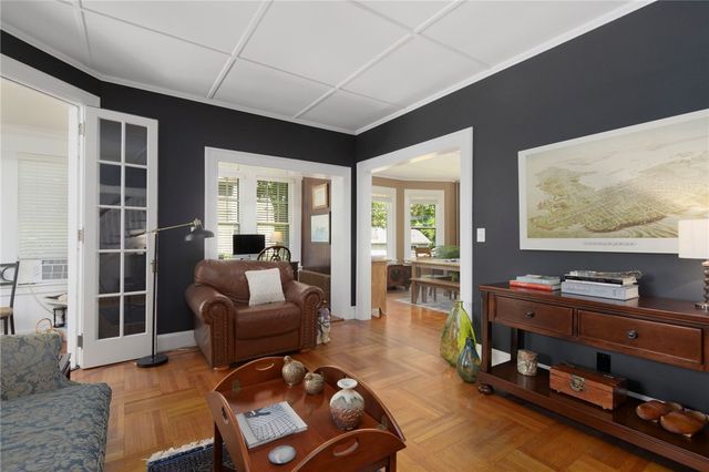 7 Prairie Avenue, Newport, RI 02840