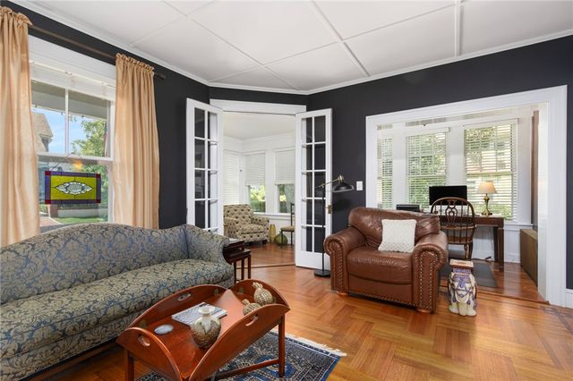 7 Prairie Avenue, Newport, RI 02840