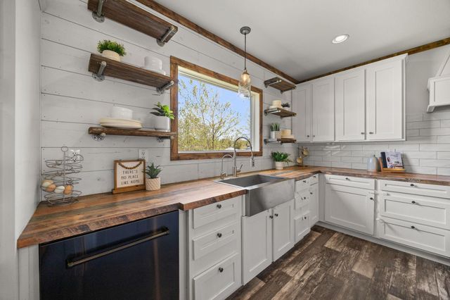 12708 28th Street, Santa Fe, TX 77510