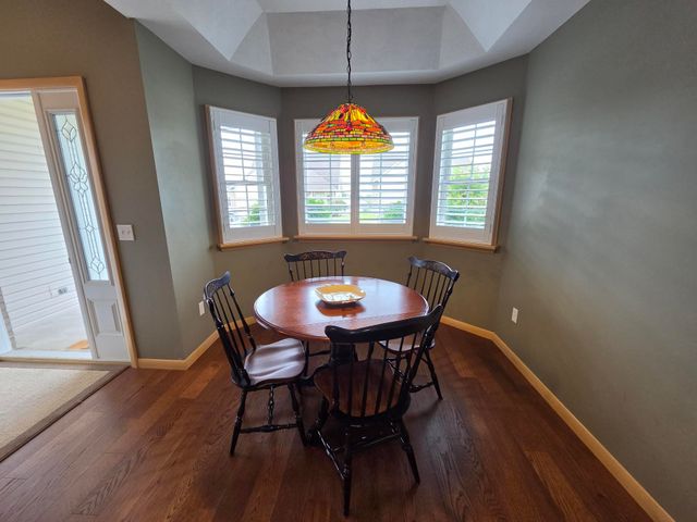 6610 MEADOWLAND Circle, Erie, PA 16509