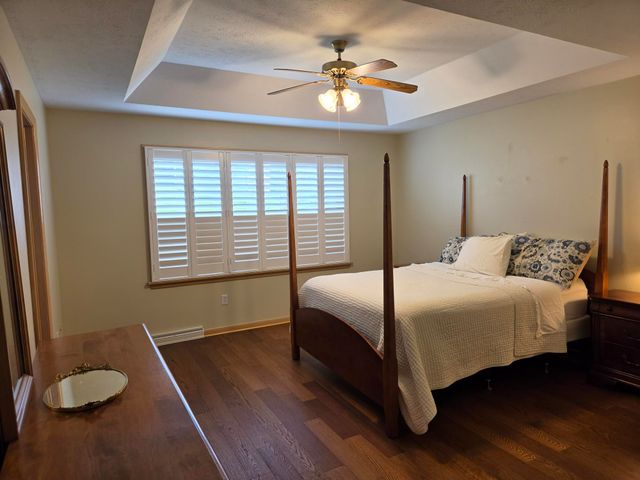 6610 MEADOWLAND Circle, Erie, PA 16509