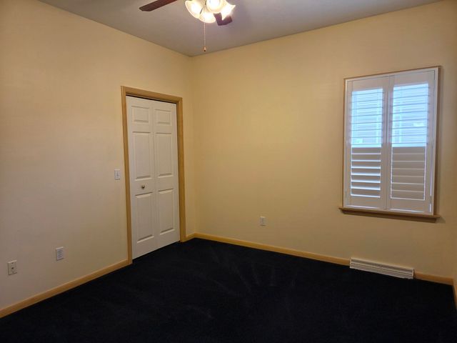 6610 MEADOWLAND Circle, Erie, PA 16509