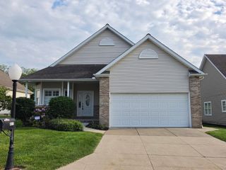 6610 MEADOWLAND Circle, Erie, PA 16509