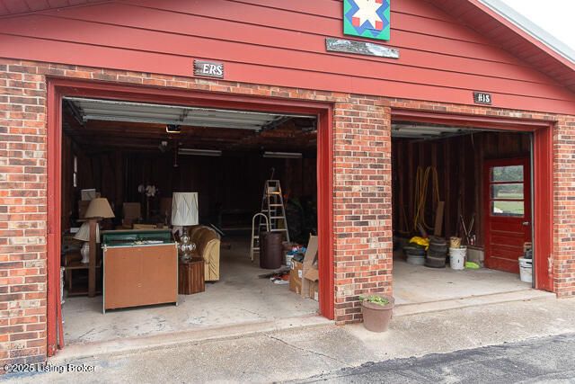 6734 N SR 7, Madison, IN 47250