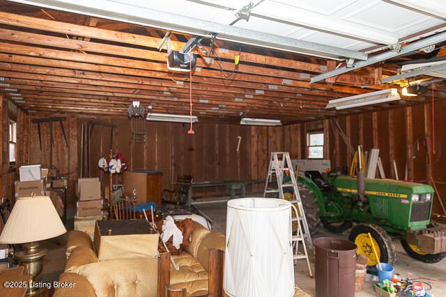 6734 N SR 7, Madison, IN 47250