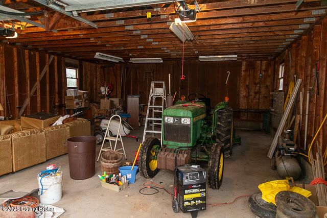 6734 N SR 7, Madison, IN 47250