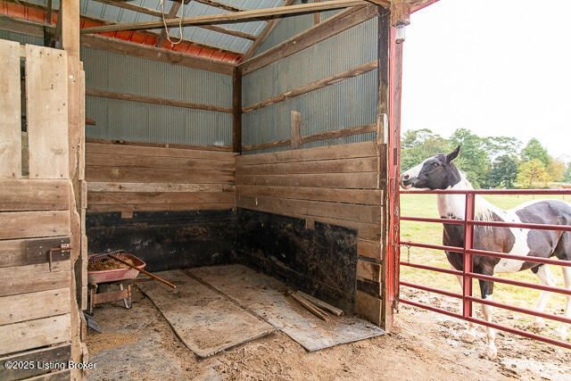 6734 N SR 7, Madison, IN 47250