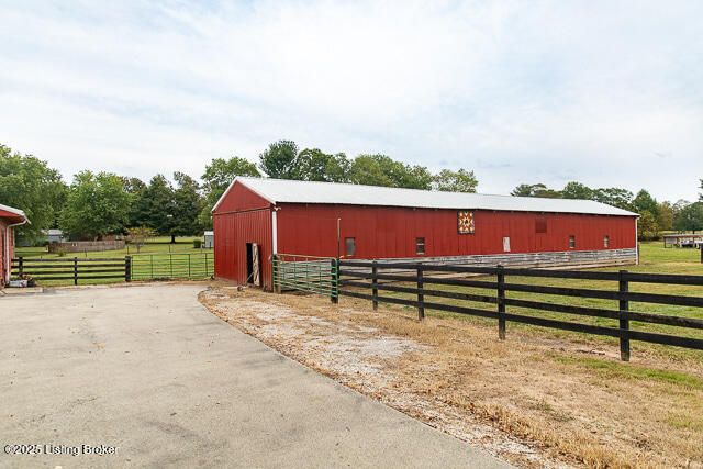 6734 N SR 7, Madison, IN 47250