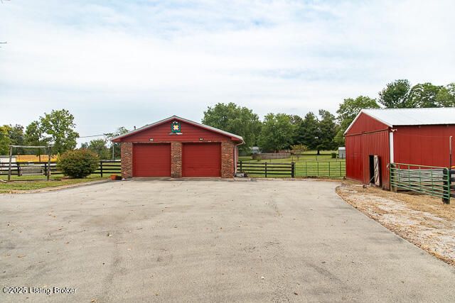 6734 N SR 7, Madison, IN 47250