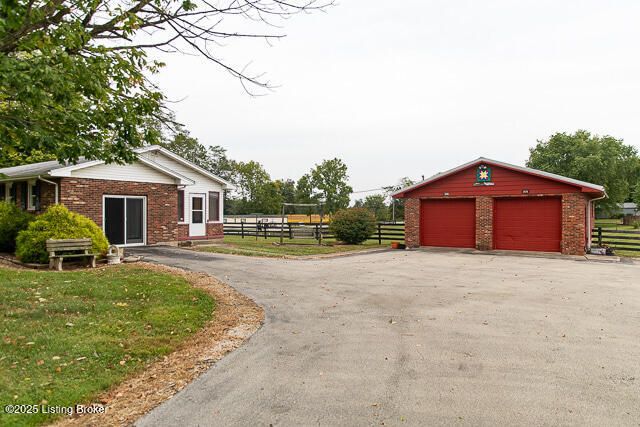6734 N SR 7, Madison, IN 47250