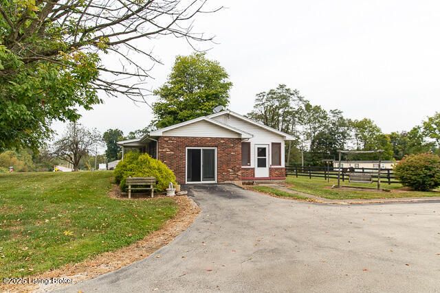 6734 N SR 7, Madison, IN 47250