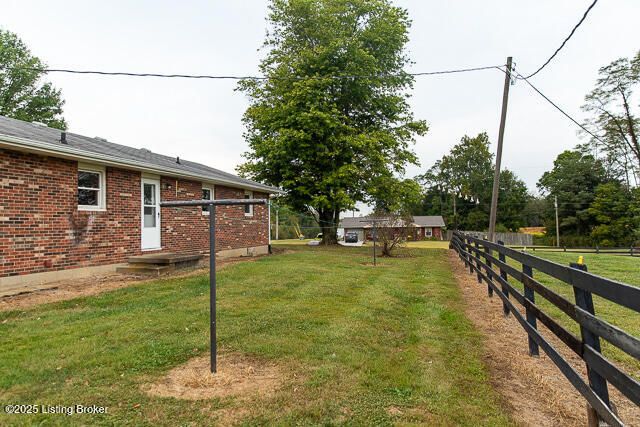 6734 N SR 7, Madison, IN 47250