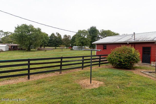 6734 N SR 7, Madison, IN 47250